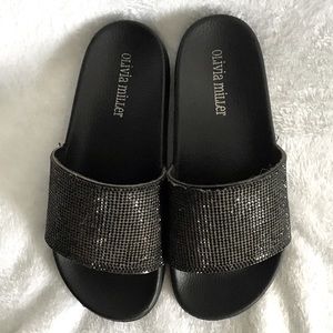 Rhinestone Slides🖤🖤